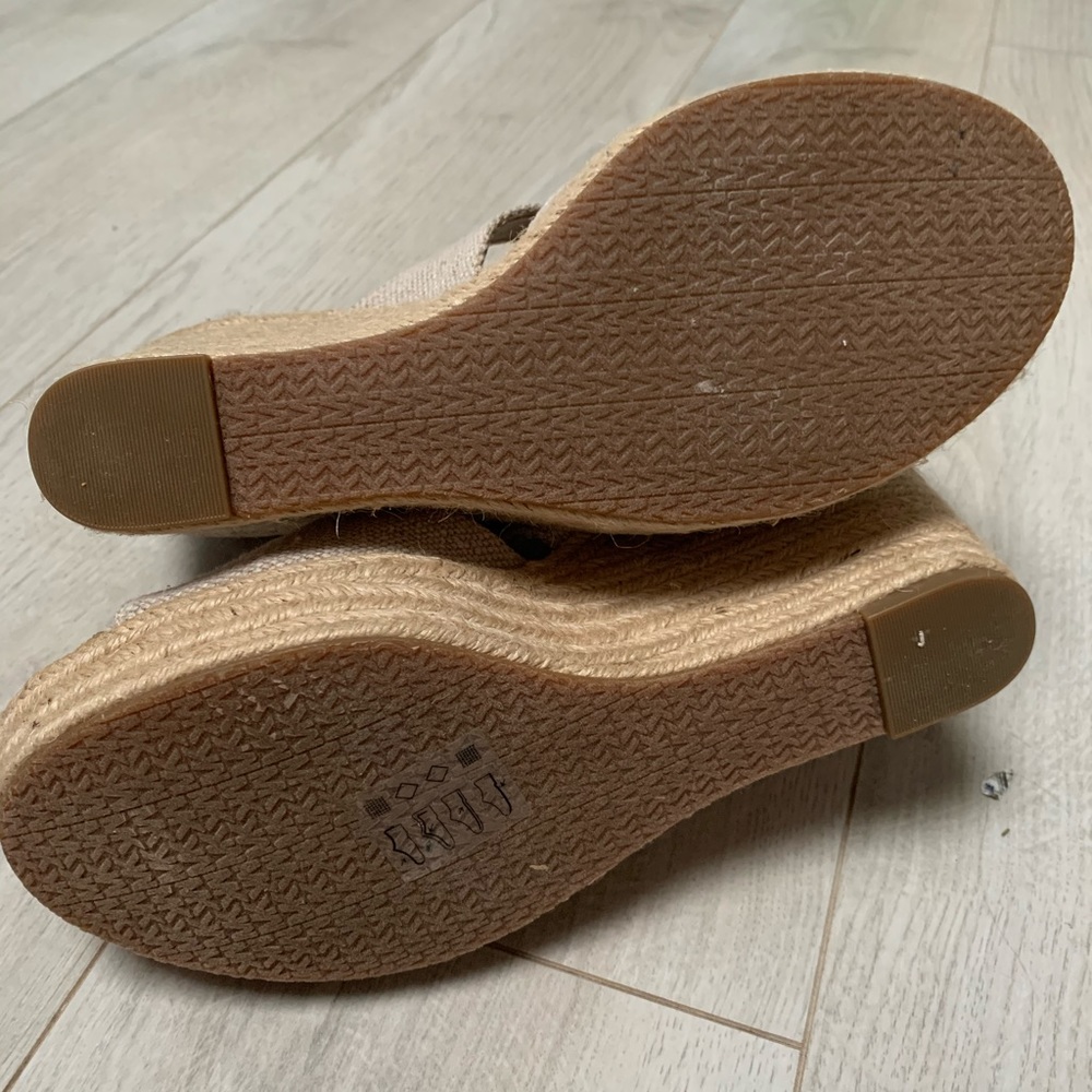 Michael Kors Woven Wedge Sandals. size 8.5 - Picture 5 of 7